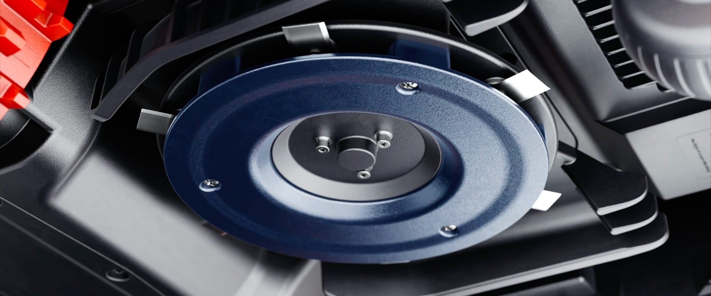 <p>6 Blades and an anti-clogging disc help shred thick grass without hesitation.</p>